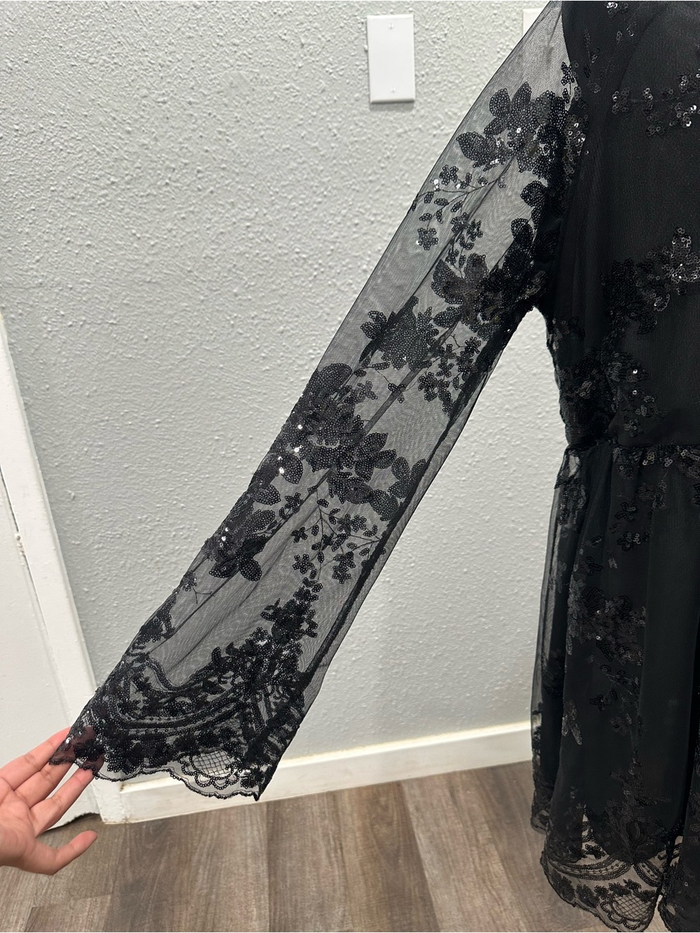 Boohoo Plus Size 16 Black Sequin Long Sleeve VNeck Pullover Dress Party Holiday - Picture 8 of 14